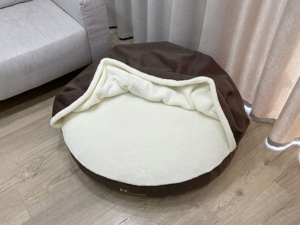 Лежак для Собак та Котів Lounge Brown з капюшоном
